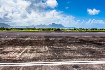 Piste d’atterrissage de l’aéroport de Plaisance, île Maurice 