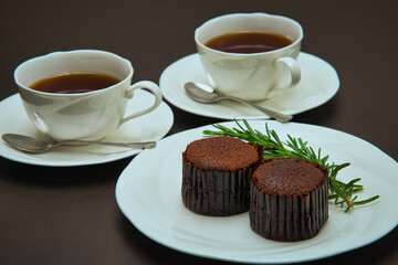 おいしいコーヒー味の焼菓子とホットコーヒーで、贅沢なアフタヌーンティー