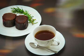 おいしいコーヒー味の焼菓子とホットコーヒーで、贅沢なアフタヌーンティー