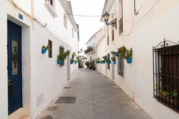 Fototapete Rund narrow street in the white city Frigiliana © Sebastian