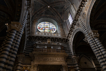 Obraz premium The interior of the Siena Cathedral (Duomo di Siena), Italy.