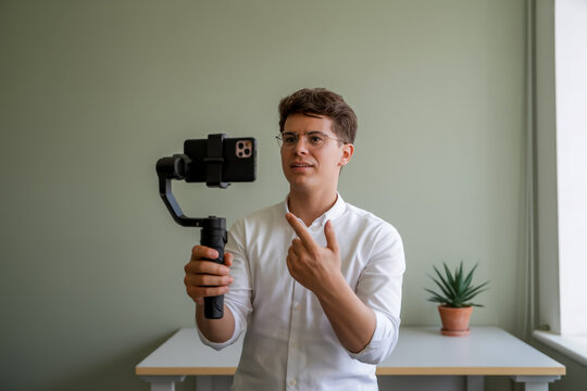 How to film with a gimbal: smartphone filmmaking tutorial for beginners and content creators guide