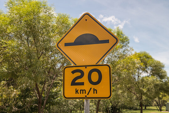 20 km/hr Speed Hump sign
