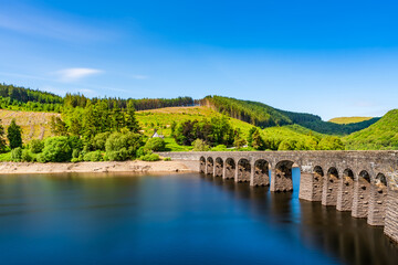 Fototapeta premium Garreg Ddu Dam and Reservoir, Elan Valley