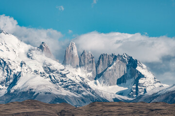 torres del paine peaks