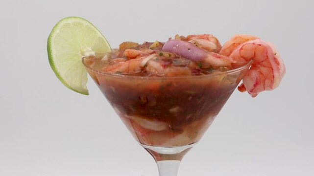 shrimp ceviche with lemmon