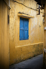 The discreet charm of a Hoi An alleyway