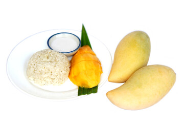 Homemade glutinous rice with ripe mango and coconut milk on dish. Concept, traditional Thai sweet dessert made from mangoes. Perfect for Asian cuisine and tropical food theme, ideal for culinary use.