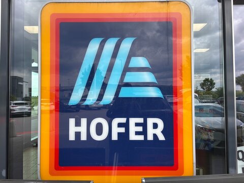 Kitsse, Austria - 17 May 2025: Hofer Supermarkets logo in front of one of their retail places in Austria. Hofer is the Austrian franchise of Aldi Sud, a German Discount Supermarket chain.