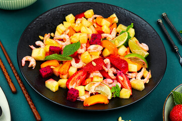 Delicious fresh salad with prawn.