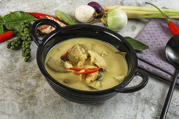 Thai green chicken curry with coconut