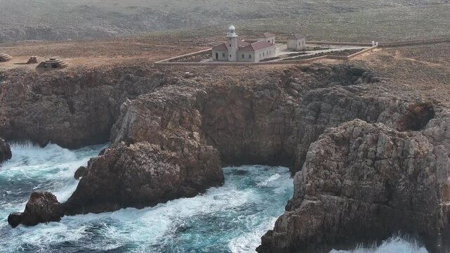 Faro de Punta Nati en la Isla de Menorca, Baleares