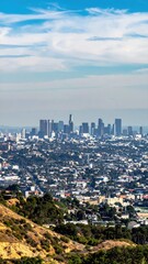 Obraz premium Urban Skyline of a City Showing Horizontal Spread and Urban Sprawl