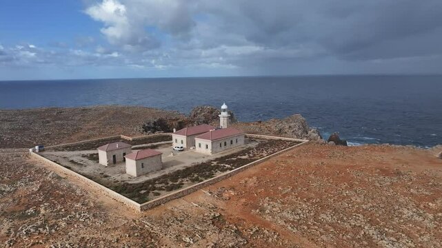 Faro de Punta Nati en la Isla de Menorca, Baleares