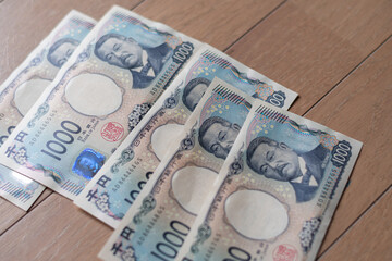 置いてある日本の千円札
