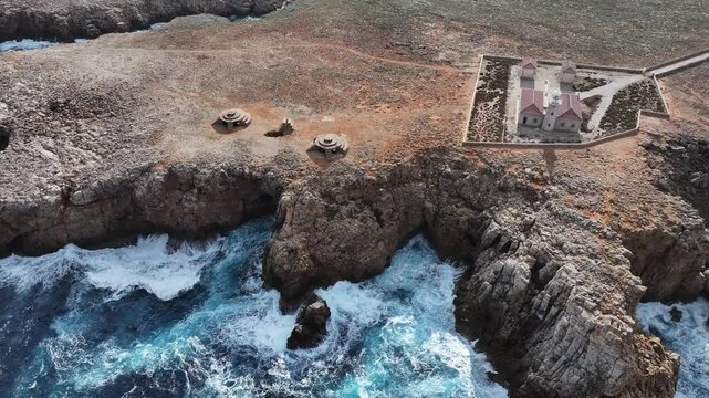 Faro de Punta Nati en la Isla de Menorca, Baleares