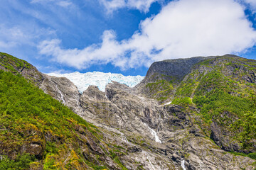 Blick auf die Gletscherzunge Supphellebreen nahe Fjærland in Norwegen