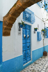 La Medina fortificata di Bizerta affacciata sul porto turistico della città sul Mar Mediterraneo....