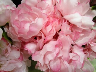 カラフルな造花の花束