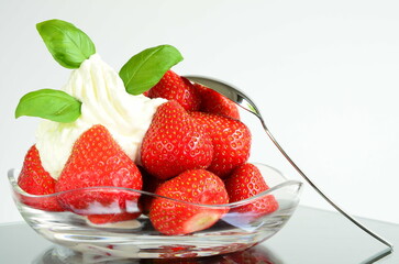 Erdbeeren mit Sahne