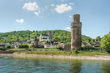 Ansicht von Oberwesel mit Rhein, Ochsenturm und Martinskirche