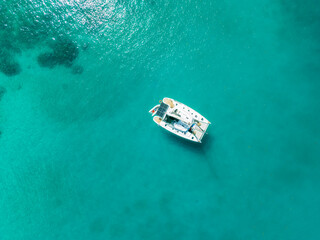 Aerial View, seychellen, Mahe, Port Glaud and Port launay Beach with sailingboat