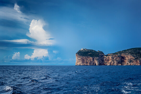 Capo Caccia Sardynia, widok z morza, Alghero
Capo Caccia Sardinia, sea view, Alghero