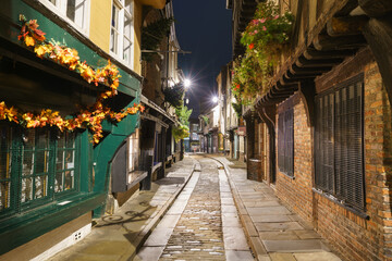 Fototapeta premium Shambles alley at night in York city. England