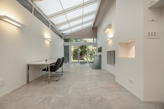 Customisation: Possibility of refurbishing and adapting the house to your needs