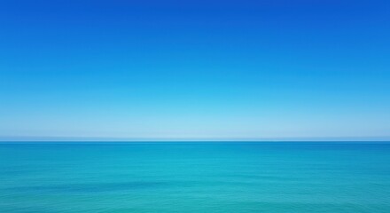 Obraz premium Serene Ocean Horizon A Peaceful Seascape