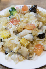 Quick-fried Fish Fillets with Vegetable Stir-fry （liu yu pian）