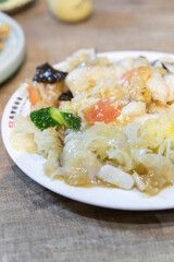 Quick-fried Fish Fillets with Vegetable Stir-fry （liu yu pian）