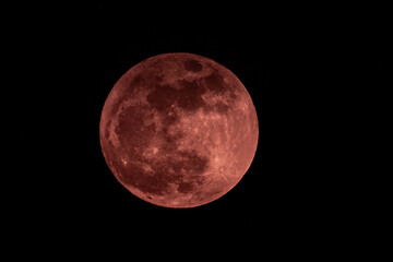 Pleine lune rousse