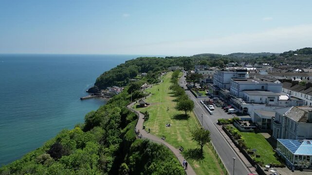 Babbacombe, Torbay, South Devon, England: DRONE VIEWS: Babbacombe Down, walkers and the nearby pubs, restaurants and hotels. Babbacombe is a popular UK holiday destination (Clip 1).