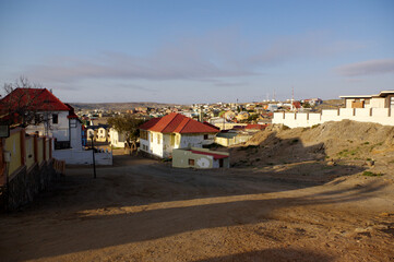 vue sur L&uuml;deritz ville de Namibie,