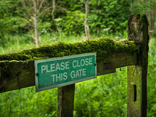 Please Close This Gate