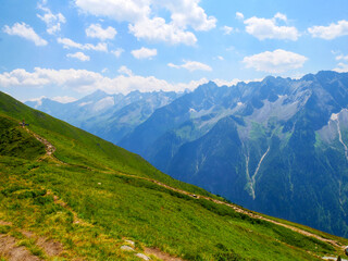 Obraz premium View on jagged mountains of Zillertal alps on a summer day