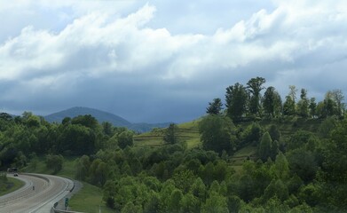Mountains in the backdrop of a Tennessee highway