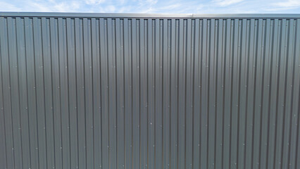 Façade d'une usine industrielle. 