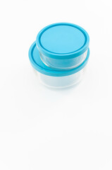 Immagine di contenitori in vetro per alimenti con coperchio a tenuta su sfondo bianco