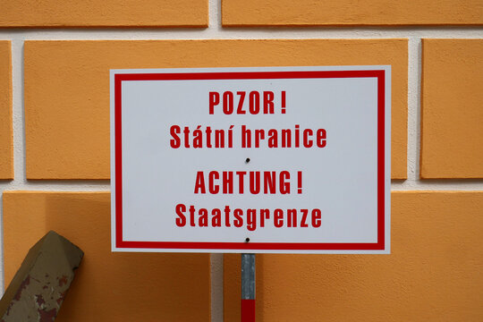 Warnschild POZOR! St&aacute;tn&iacute; hranice ACHTUNG! Staatsgrenze