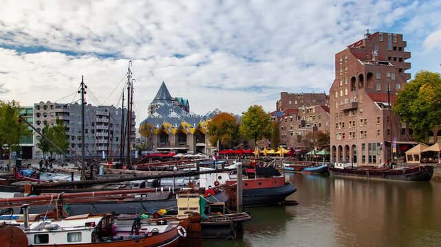 Timelapse magic at Oude Haven in Rotterdam showcasing autumn vibes