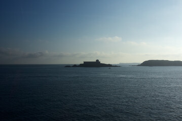 Saint-Malo - Guernsey, phare et cité corsaire