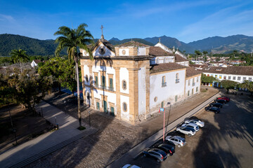 Discovering Paraty, Brazil: Historical architecture and scenic beauty near the beach