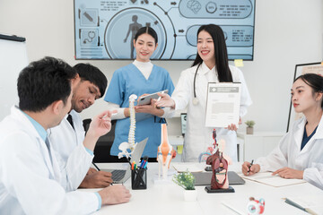 Fototapeta premium A group of doctors are sitting in a meeting at the hospital. 