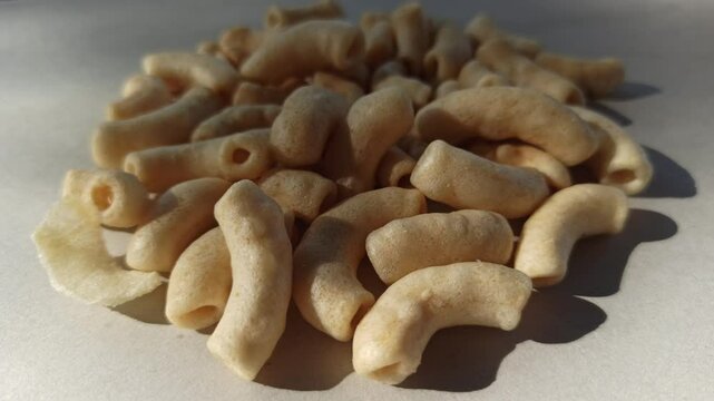 macaroni crackers