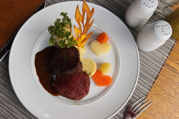GRILLED TENDERLOIN WITH BLACK PEPPER SAUCE