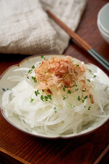 新玉ねぎの和風サラダ