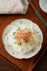 新玉ねぎの和風サラダ
