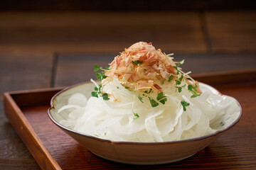 新玉ねぎの和風サラダ